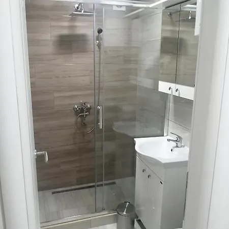 Apartment Leolaz *